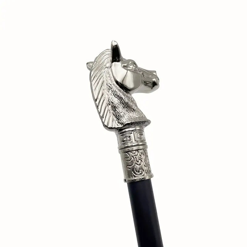 Canne à poignée tête de cheval ornée de détails sculptés